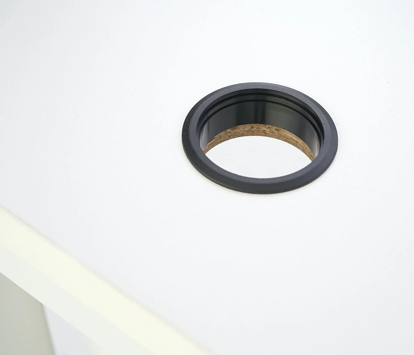 Schreibtisch HWC-E94, Bürotisch Computertisch Weiß FSC-zertifiziert 76x120x60cm 9 Schreibtisch HWC-E94, Bürotisch Computertisch Weiß FSC-zertifiziert 76x120x60cm – Bild 7